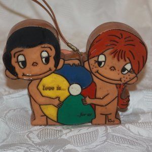 Vintage Love Is For Us AM Transistor Radio Sutton Assoc 1974   Works fine